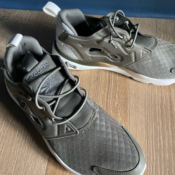 Reebok Slip-On Trainer Never Worn - Picture 2 of 5